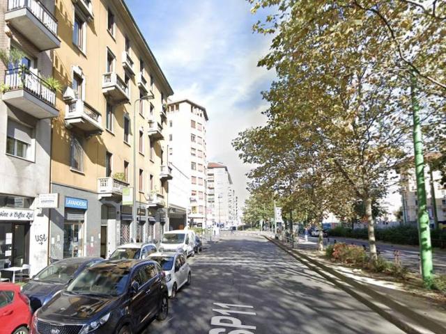 Locale Commerciale in vendita a Municipio 6, Milano