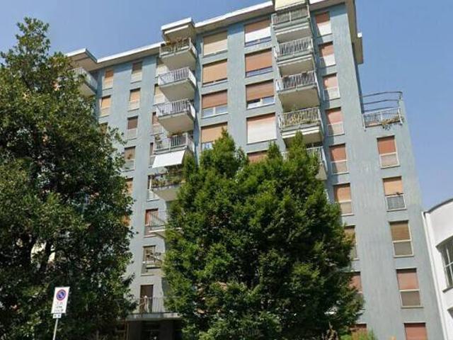 Locale Commerciale in vendita a Municipio 8 di Milano, Milano