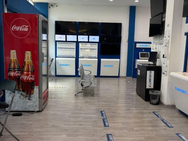 Locale Commerciale in vendita a Municipio 7, Milano
