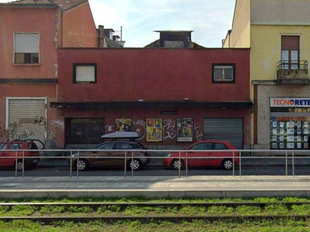 Locale Commerciale in vendita a Municipio 6, Milano