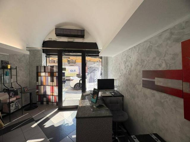 Locale Commerciale in vendita a Municipio 1, Milano