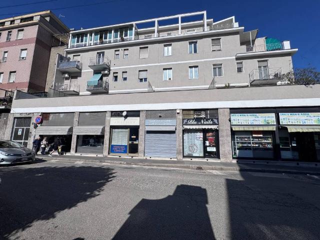 Locale Commerciale in vendita a Municipio 9, Milano