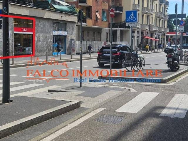 Locale Commerciale in vendita a Municipio 9, Milano