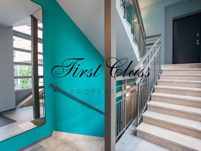 Locale Commerciale in vendita a Municipio 6, Milano