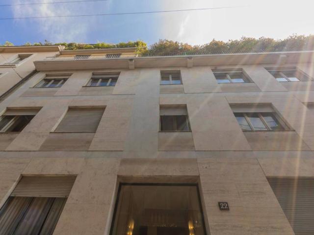 Locale Commerciale in vendita a Municipio 1, Milano