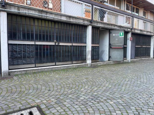 Locale Commerciale in vendita a Municipio 5, Milano