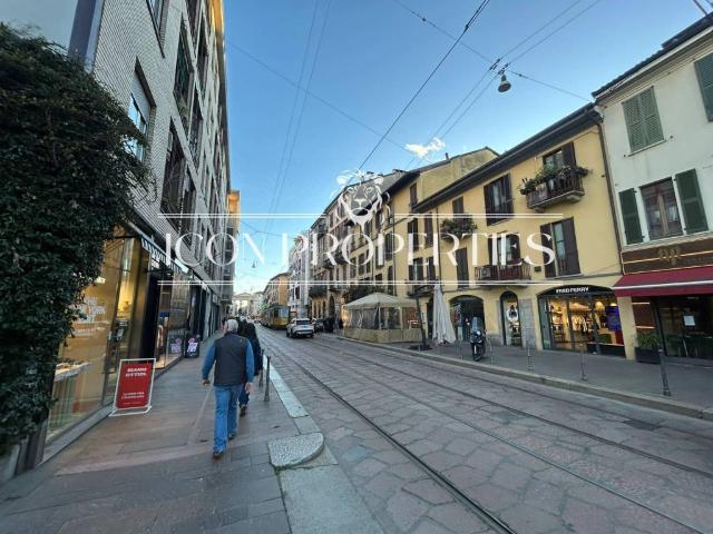 Locale Commerciale in vendita a Cerchia dei Navigli, Milano
