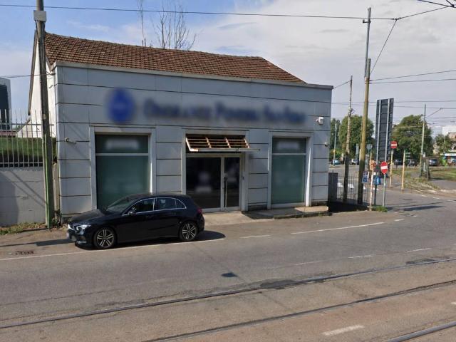Locale Commerciale in vendita a Municipio 8 di Milano, Milano