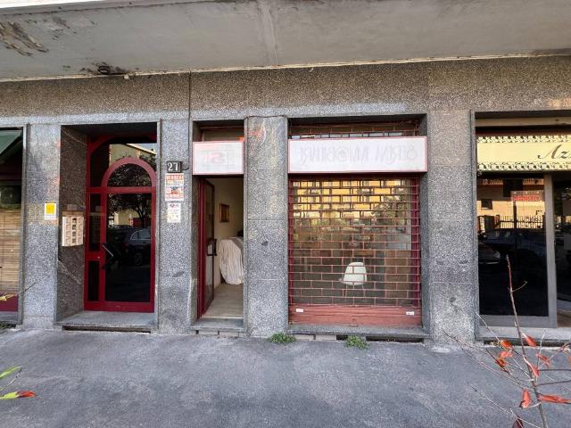 Locale Commerciale in vendita a Bande Nere, Milano