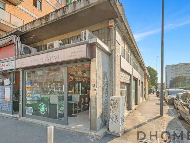 Locale Commerciale in vendita a Padova, Milano