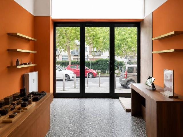 Locale Commerciale in vendita a Municipio 7, Milano
