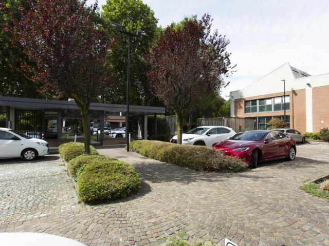 Locale Commerciale in vendita a Municipio 4, Milano