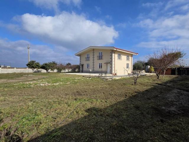 Locale Commerciale in vendita a Santa Marina, Milazzo