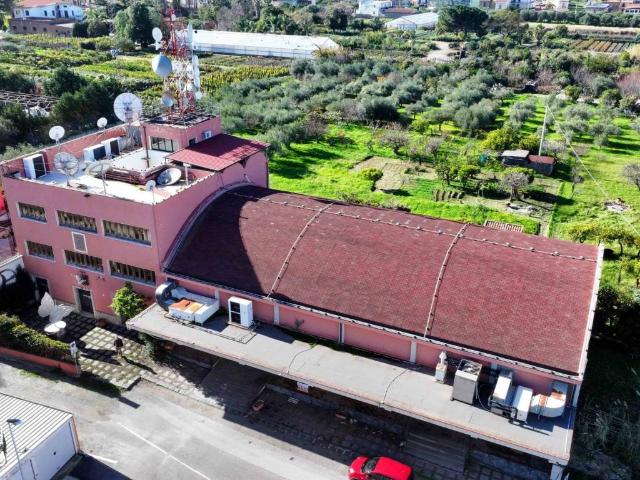 Locale Commerciale in vendita a Parco, Milazzo