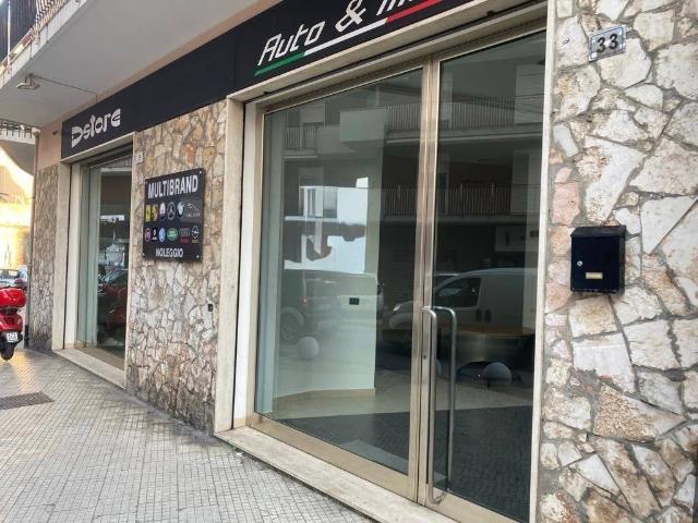Locale Commerciale in vendita a Milazzo, Sicilia