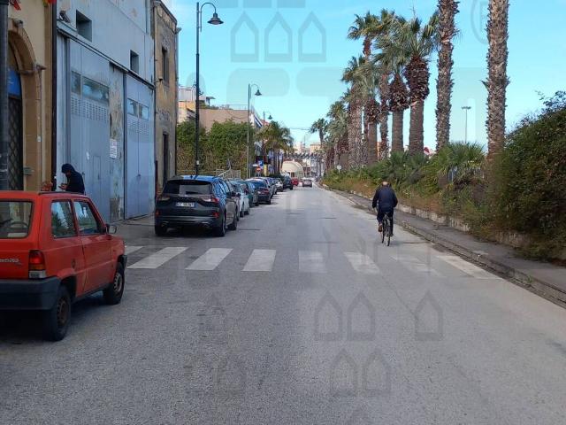 Locale Commerciale in vendita a Parco, Milazzo