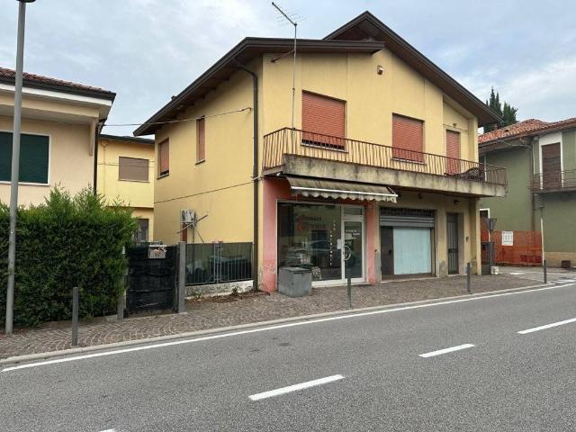 Locale Commerciale in vendita a Mira, Veneto