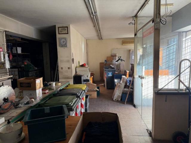 Locale Commerciale in vendita a Casana, Mira