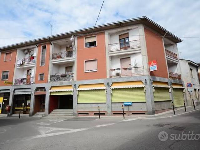 Locale Commerciale in vendita a Miradolo Terme, Lombardia