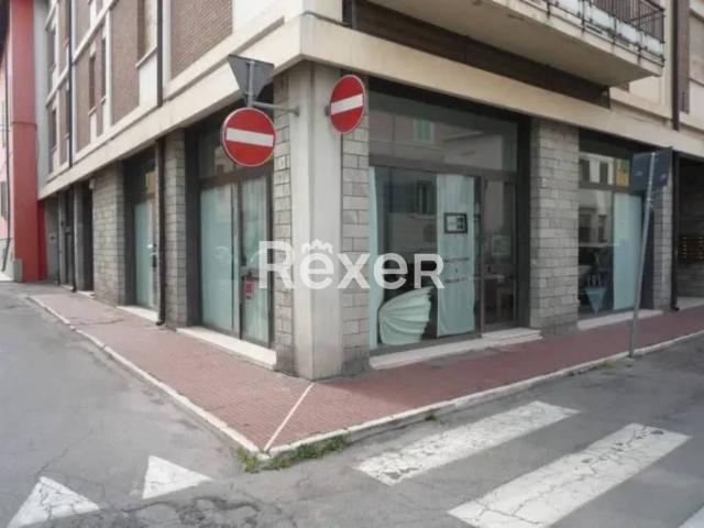 Locale Commerciale in vendita a Unione Comuni Modenesi Area Nord, Mirandola