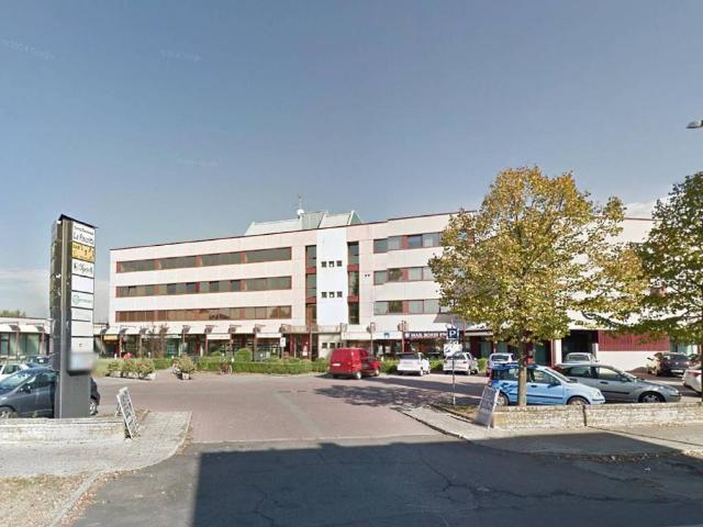 Locale Commerciale in vendita a Unione Comuni Modenesi Area Nord, Mirandola