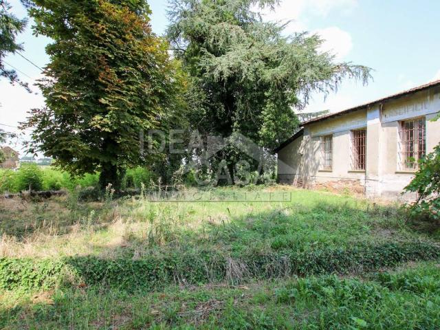 Locale Commerciale in vendita a Unione Comuni Modenesi Area Nord, San Felice Sul Panaro