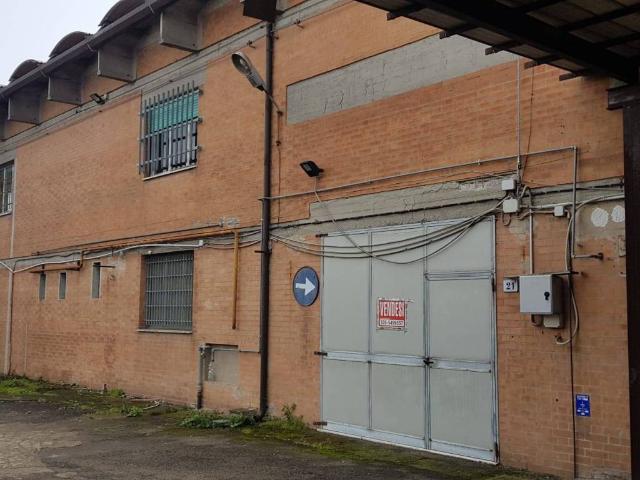 Locale Commerciale in vendita a Unione Comuni Modenesi Area Nord, Mirandola