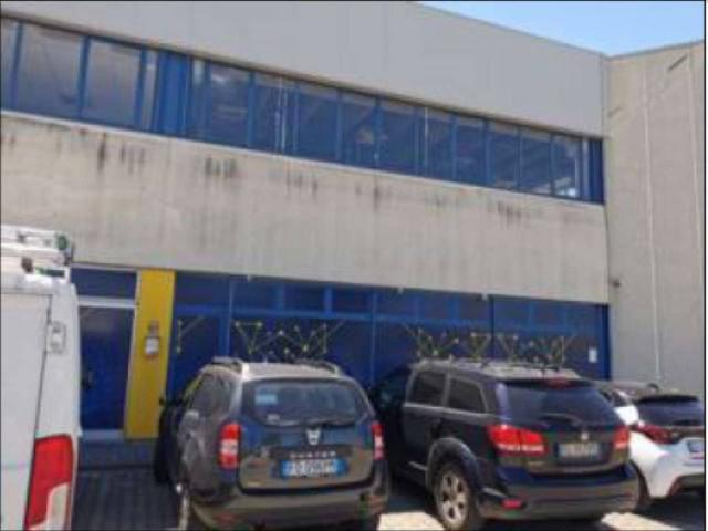 Locale Commerciale in vendita a Unione Comuni Modenesi Area Nord, Mirandola