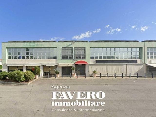 Locale Commerciale in vendita a Pianiga, Veneto