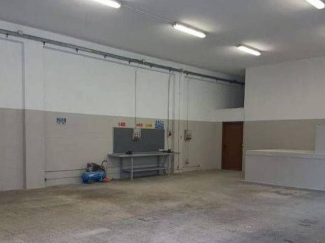 Locale Commerciale in vendita a Milicia, Misterbianco