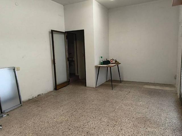 Locale Commerciale in vendita a Buon Pastore-Sant'Agnese-San Damaso, Modena