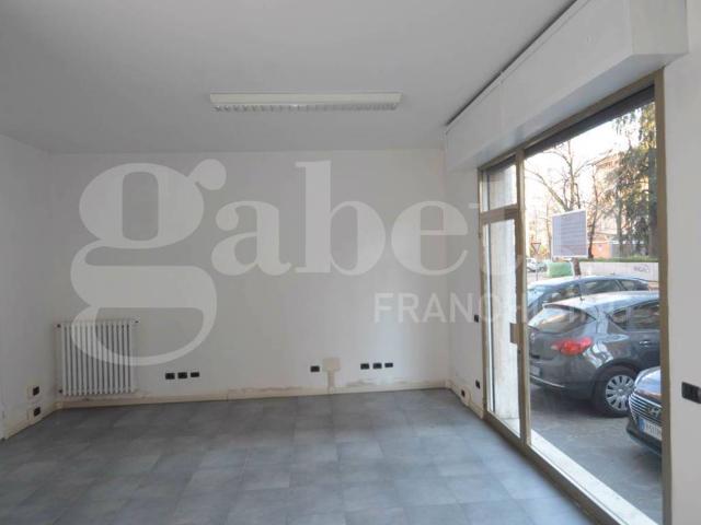 Locale Commerciale in vendita a Crocetta-San Lazzaro-Modena Est, Modena
