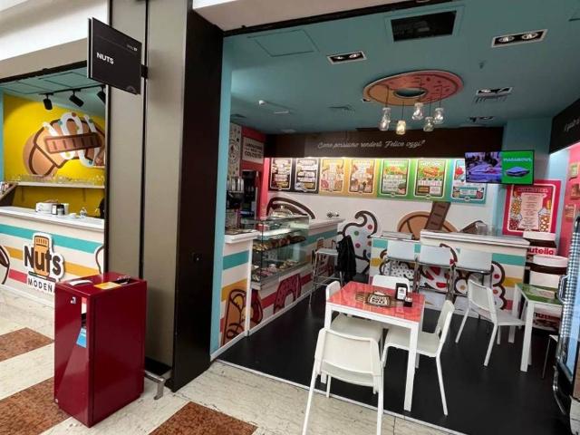 Locale Commerciale in vendita a Rotonda, Modena