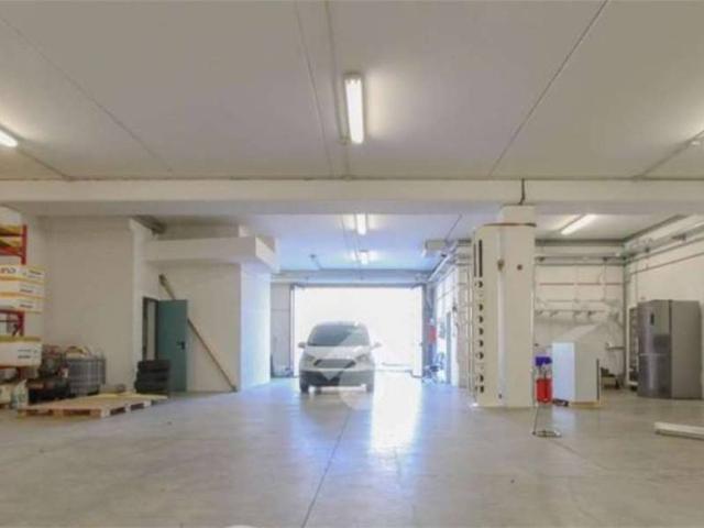 Locale Commerciale in vendita a Crocetta-San Lazzaro-Modena Est, Modena