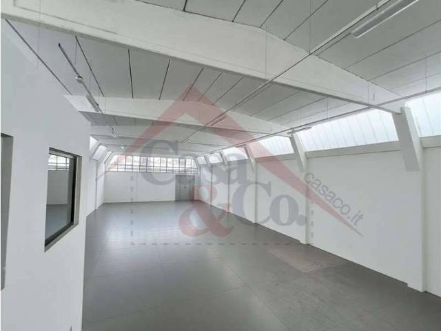 Locale Commerciale in vendita a Crocetta-San Lazzaro-Modena Est, Modena