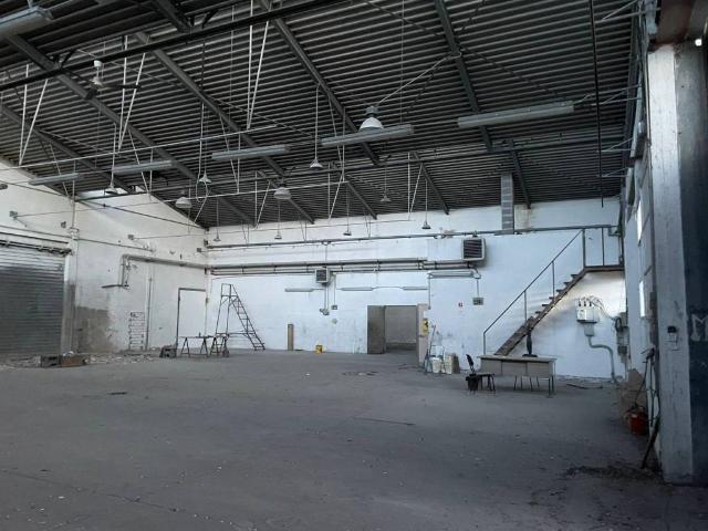 Locale Commerciale in vendita a Tre Olmi, Modena