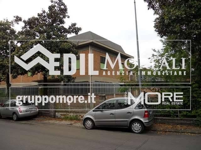 Locale Commerciale in vendita a San Faustino-Madonnina-Quattroville, Modena