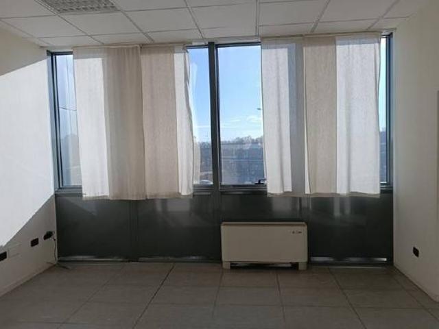 Locale Commerciale in vendita a Crocetta-San Lazzaro-Modena Est, Modena