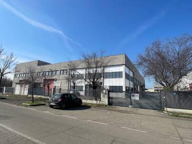 Locale Commerciale in vendita a Crocetta-San Lazzaro-Modena Est, Modena