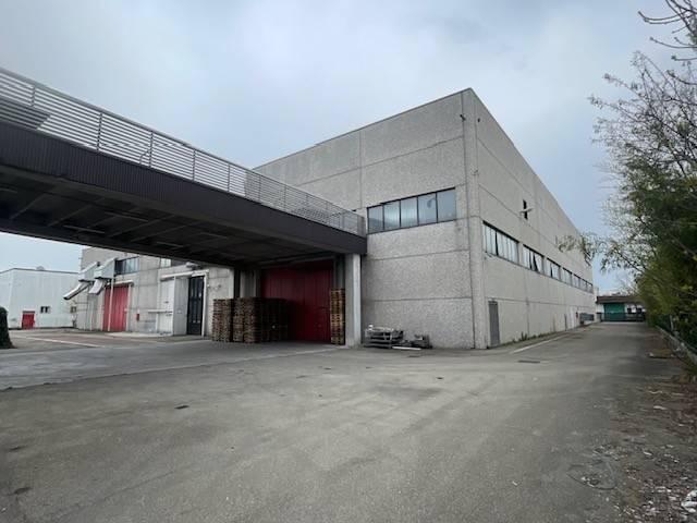 Locale Commerciale in vendita a Crocetta-San Lazzaro-Modena Est, Modena