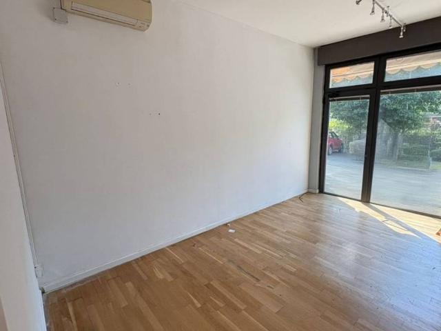 Locale Commerciale in vendita a Buon Pastore-Sant'Agnese-San Damaso, Modena