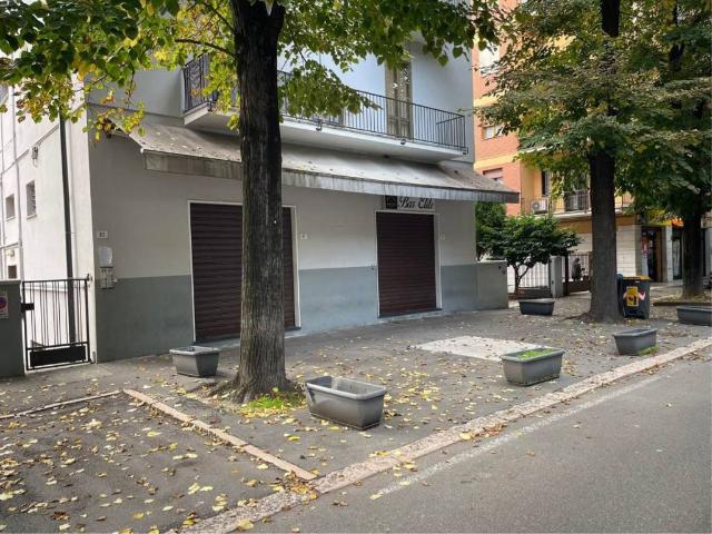 Locale Commerciale in vendita a Crocetta-San Lazzaro-Modena Est, Modena