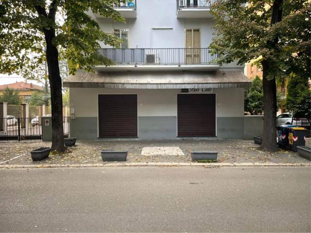 Locale Commerciale in vendita a Crocetta-San Lazzaro-Modena Est, Modena