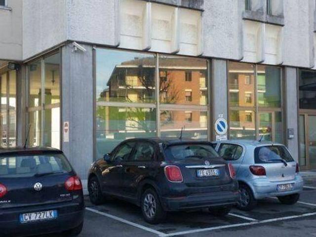 Locale Commerciale in vendita a Centro Storico, Modena