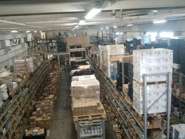 Locale Commerciale in vendita a San Faustino-Madonnina-Quattroville, Modena
