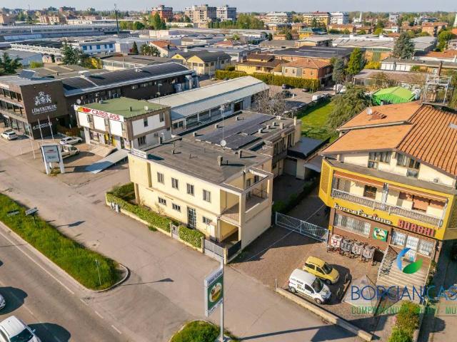 Locale Commerciale in vendita a Crocetta-San Lazzaro-Modena Est, Modena