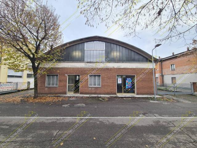 Locale Commerciale in vendita a Crocetta-San Lazzaro-Modena Est, Modena