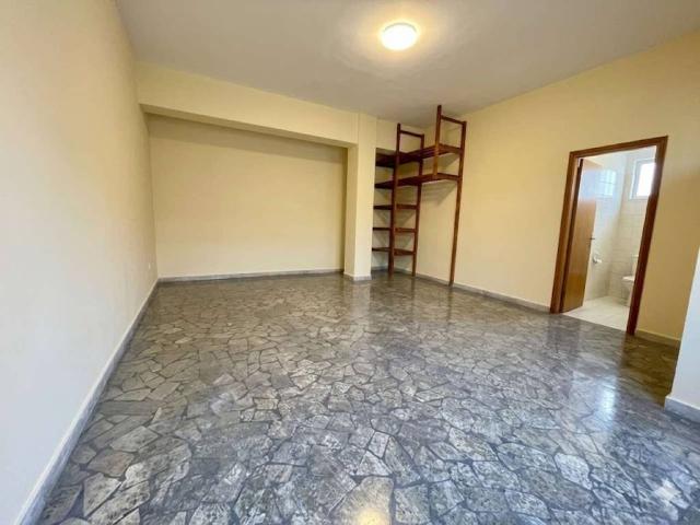 Locale Commerciale in vendita a Crocetta-San Lazzaro-Modena Est, Modena