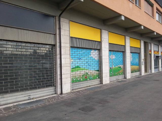 Locale Commerciale in vendita a Crocetta-San Lazzaro-Modena Est, Modena