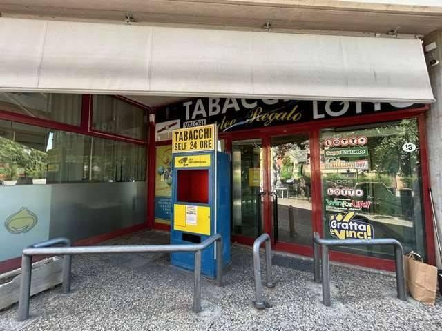 Locale Commerciale in vendita a Crocetta-San Lazzaro-Modena Est, Modena
